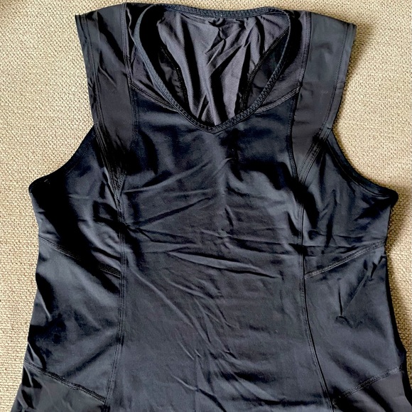 EUC Lululemon Tank - Picture 1 of 3